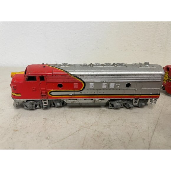Lot of 3 Bachmann Santa Fe 0565 Locomotive Trains 1 Shell 1 Dummy – HO Scale - Picture 5 of 12